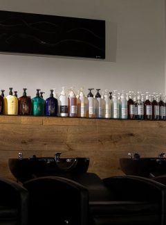 Rolland's Beauty Bar